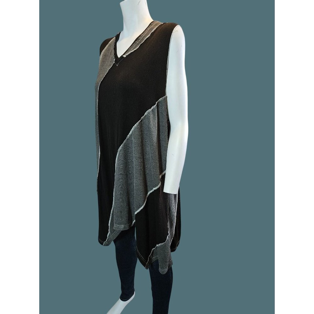 Asymmetrical Black & Gray Sleeveless Lagenlook Tunic Top By POL Womens S